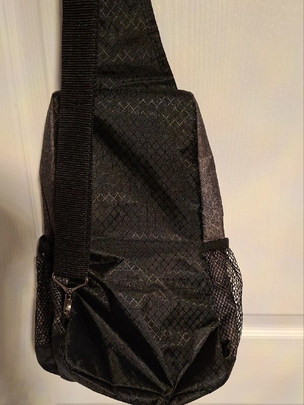 Thirty One Unisex Gray Sling Crossbody Bag - Compact Everyday Carry - Picture 11 of 11